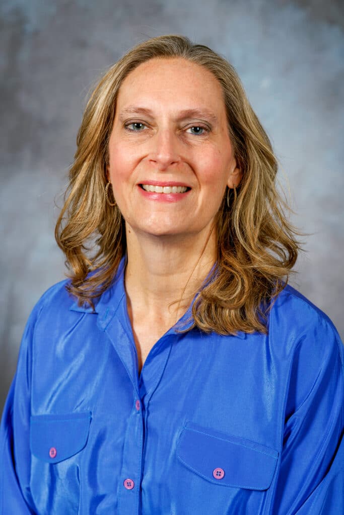 Headshot of Suzanne Bushnell