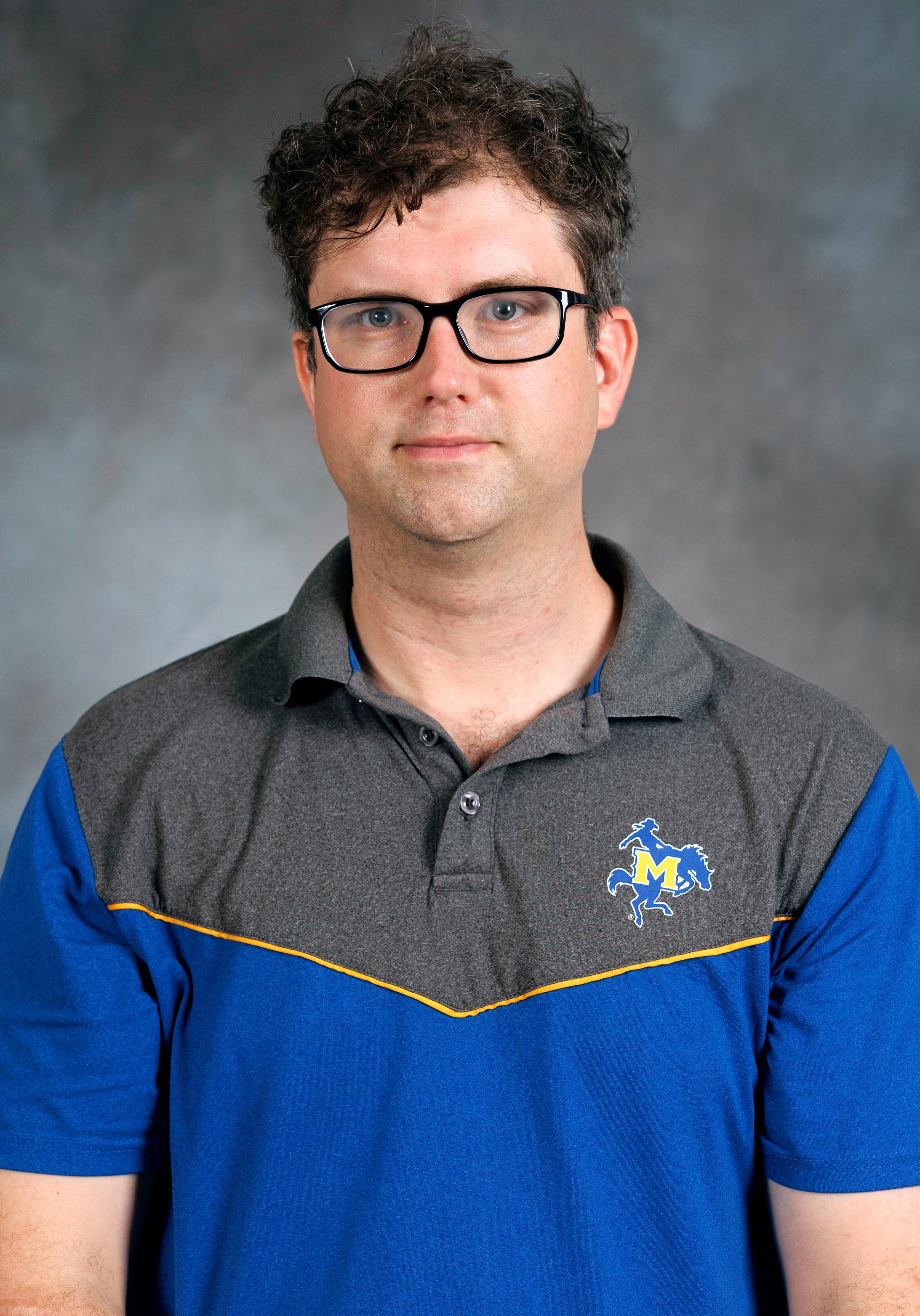 Headshot of Phoenix Sconzert