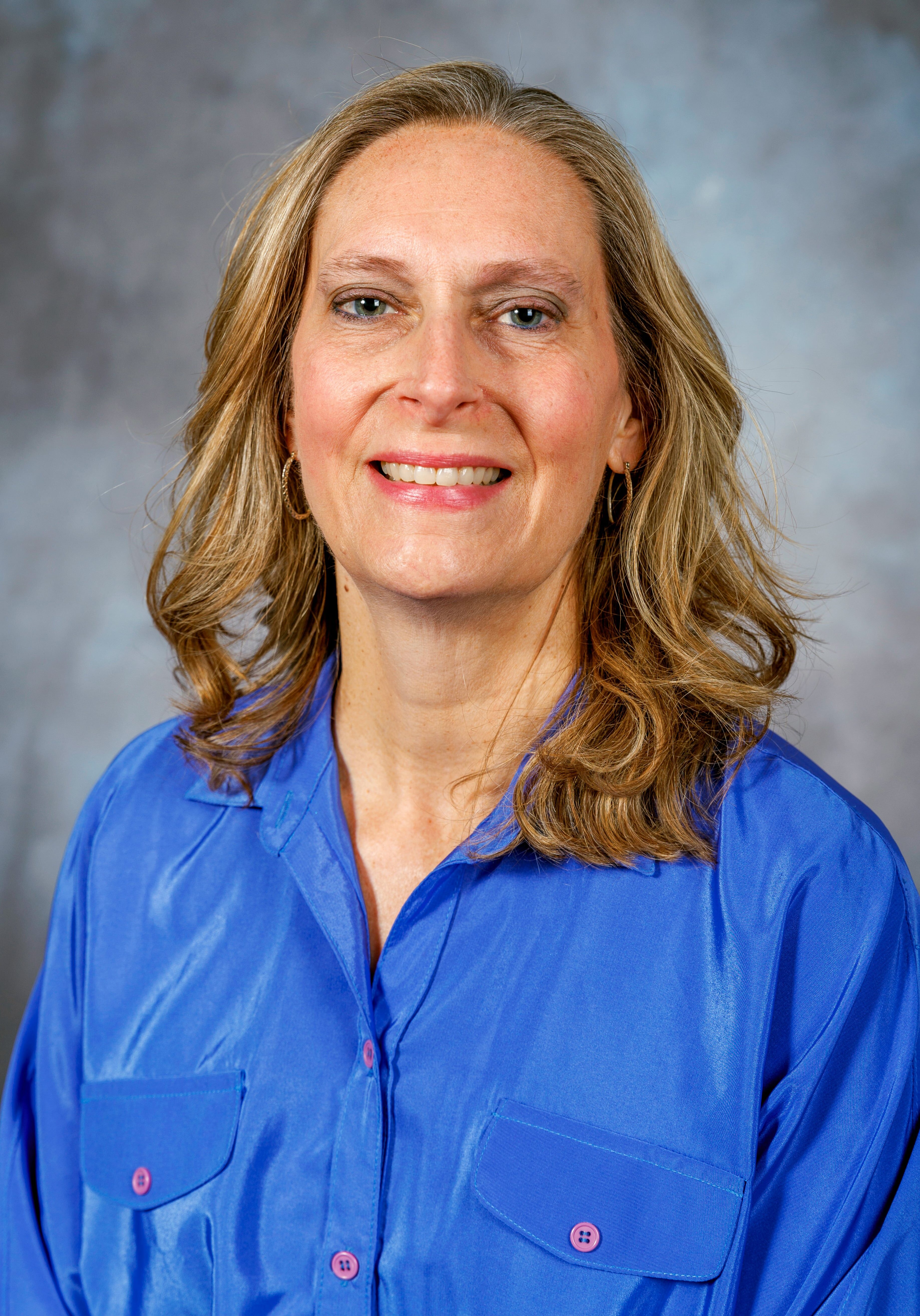 Headshot of Suzanne Bushnell