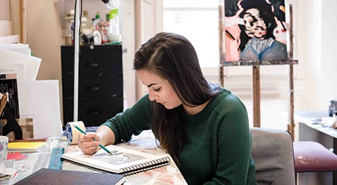 3aCROP.Llindsey Johnson in studio Lindsey Johnson concentrates on her drawing