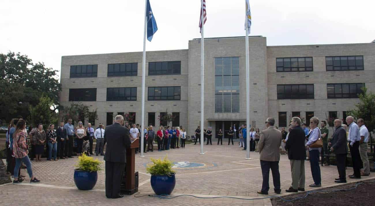 Kaufman plaza Dr. Daryl Bruckel speaks to attendees.
